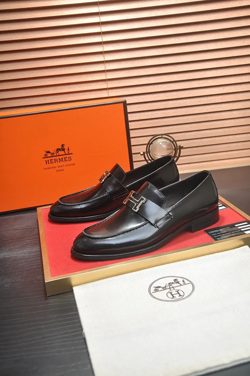 Men's shoes💰520💶[HERMES] (cowhide lining)🍀Italian top luxury🍀He does not pursue novel styles and gorgeous colors, but attracts the favor of successful men with his flawless, elegant and classic style. Formal leather shoes This very comfortable, simple and stable style allows you to easily match any style! The pattern is absolutely 1:1 refined from the original case, and we strive for excellence in materials, imported cowhide + cowhide lining💪💪💪extraordinary texture👍! .Code number: 38-45 (45 customized)